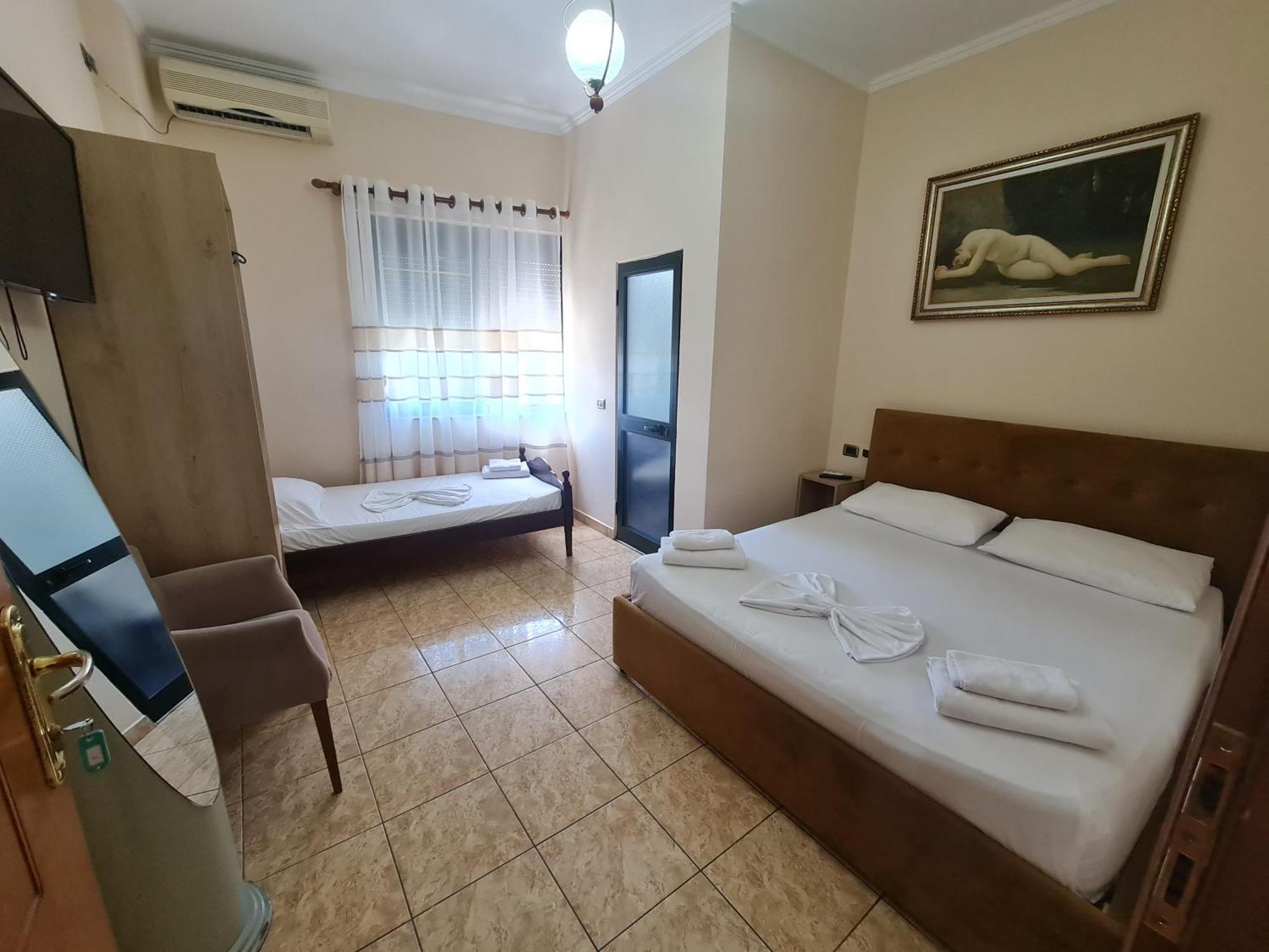 Hotel La Villa Tirana Exterior foto